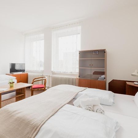 Hotel Dobruška 外观 照片