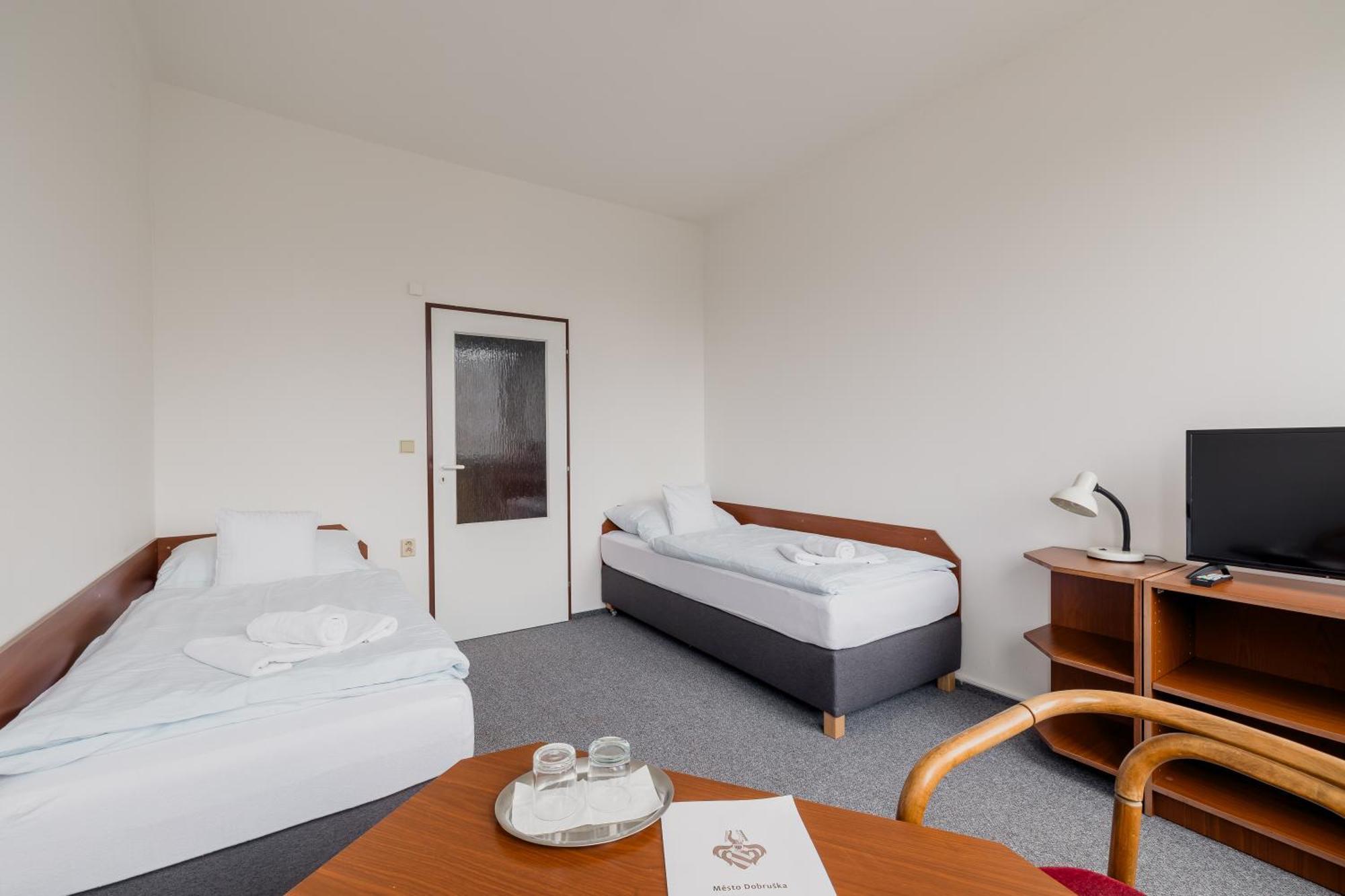 Hotel Dobruška 外观 照片
