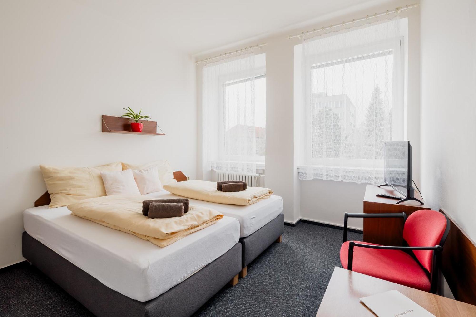 Hotel Dobruška 外观 照片
