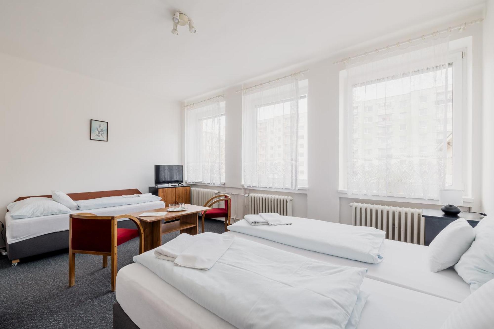 Hotel Dobruška 外观 照片