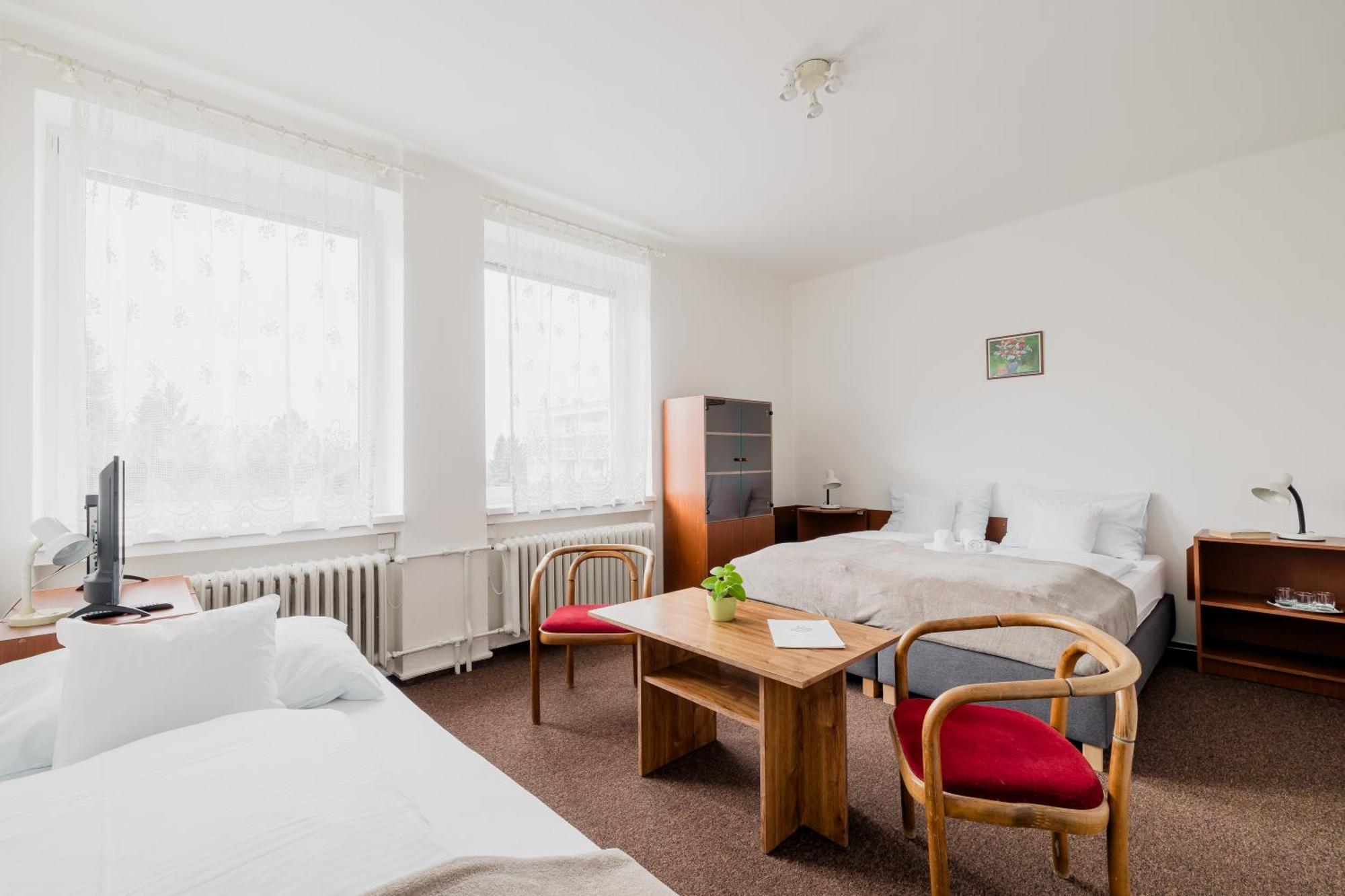 Hotel Dobruška 外观 照片